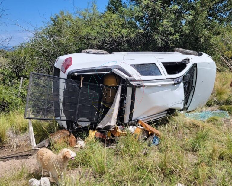 Suyuque: un hombre de 76 años resultó herido tras el vuelco de una camioneta en la Autopista 25 de Mayo