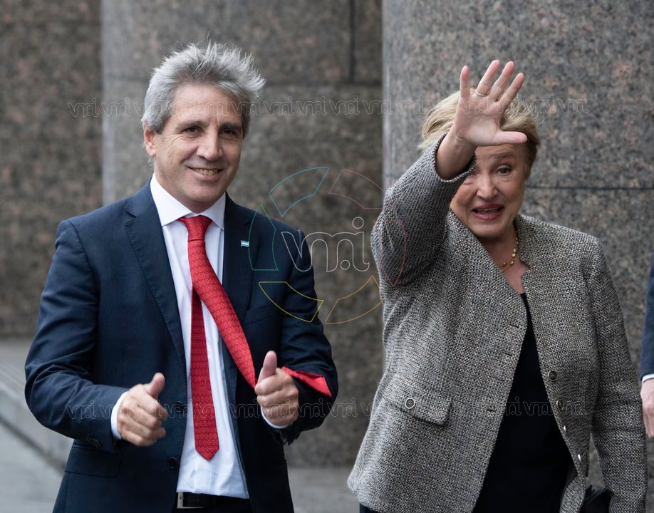 Kristalina Georgieva y Luis Caputo.